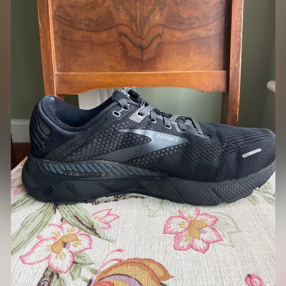 Brooks Adrenaline GTS 22 Men’s 10.5 Extra Wide (4E) Black Stability Running Shoe